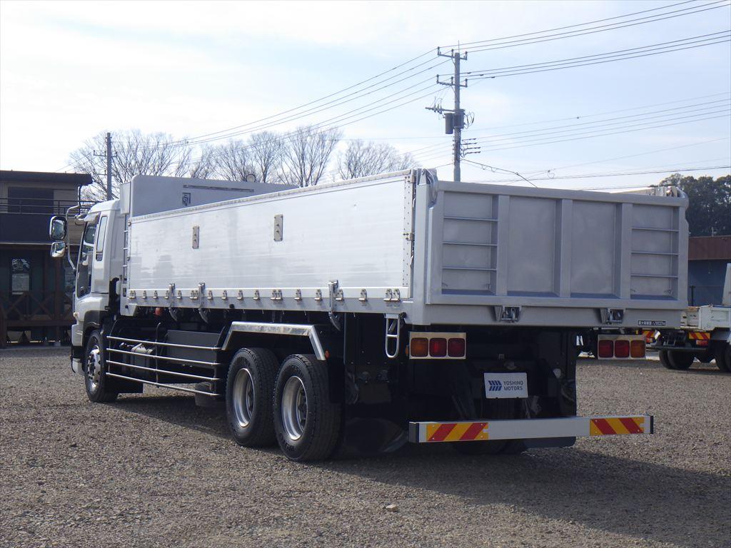 いすゞ ギガ QKG-CYZ77A(6x4)の写真3