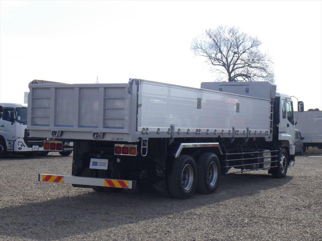 いすゞ ギガ QKG-CYZ77A(6x4)の写真4