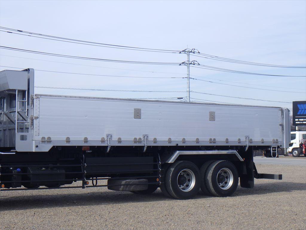 いすゞ ギガ QKG-CYZ77A(6x4)の写真6