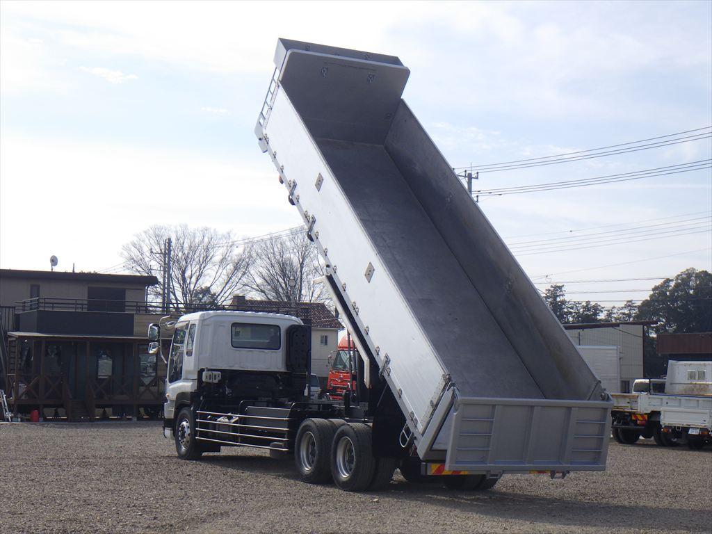 いすゞ ギガ QKG-CYZ77A(6x4)の写真11