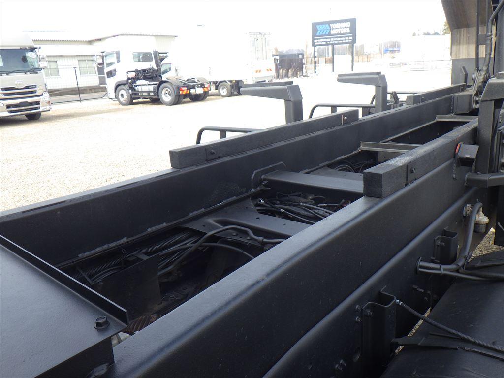 いすゞ ギガ QKG-CYZ77A(6x4)の写真14