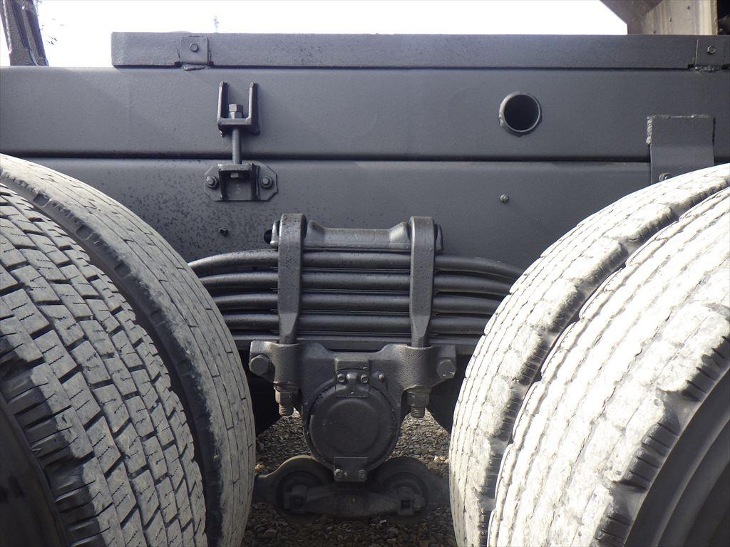 いすゞ ギガ QKG-CYZ77A(6x4)の写真16