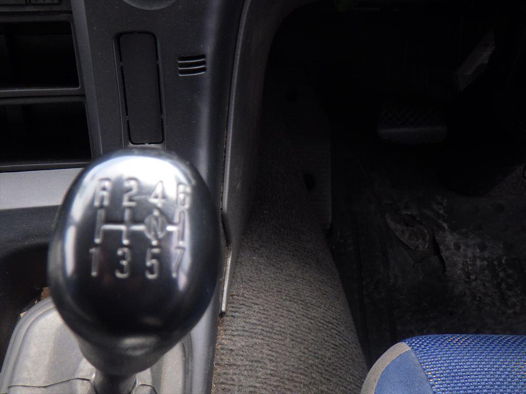 いすゞ ギガ QKG-CYZ77A(6x4)の写真23