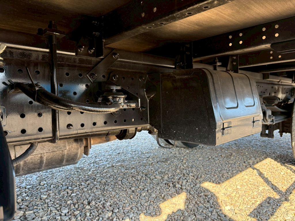 いすゞ エルフ 2RG-NPR88AN(2WD)の写真15