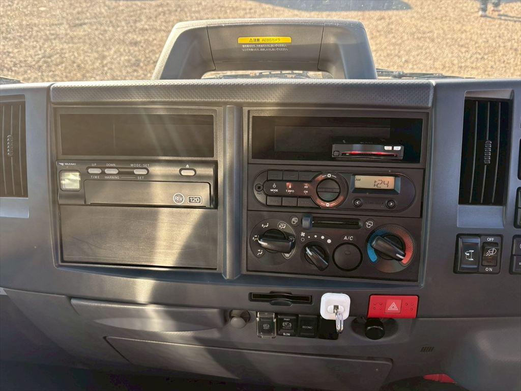 いすゞ エルフ 2RG-NPR88AN(2WD)の写真22