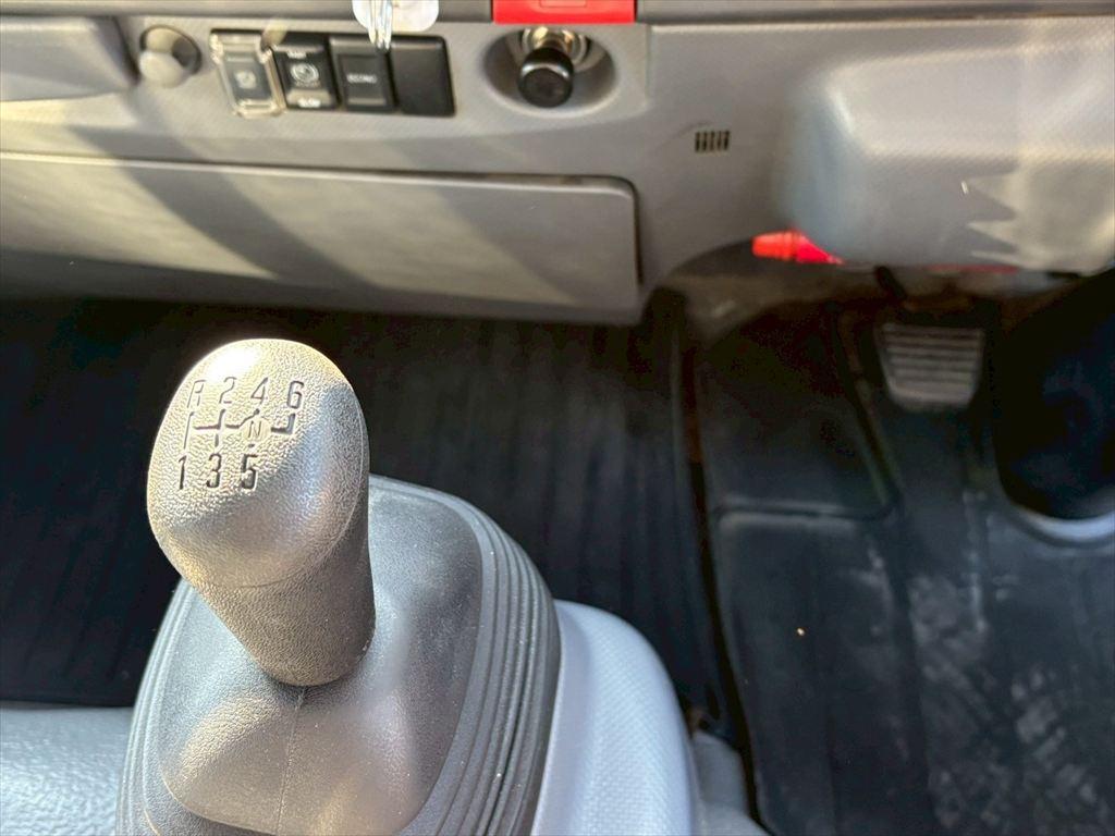 いすゞ エルフ 2RG-NPR88AN(2WD)の写真23