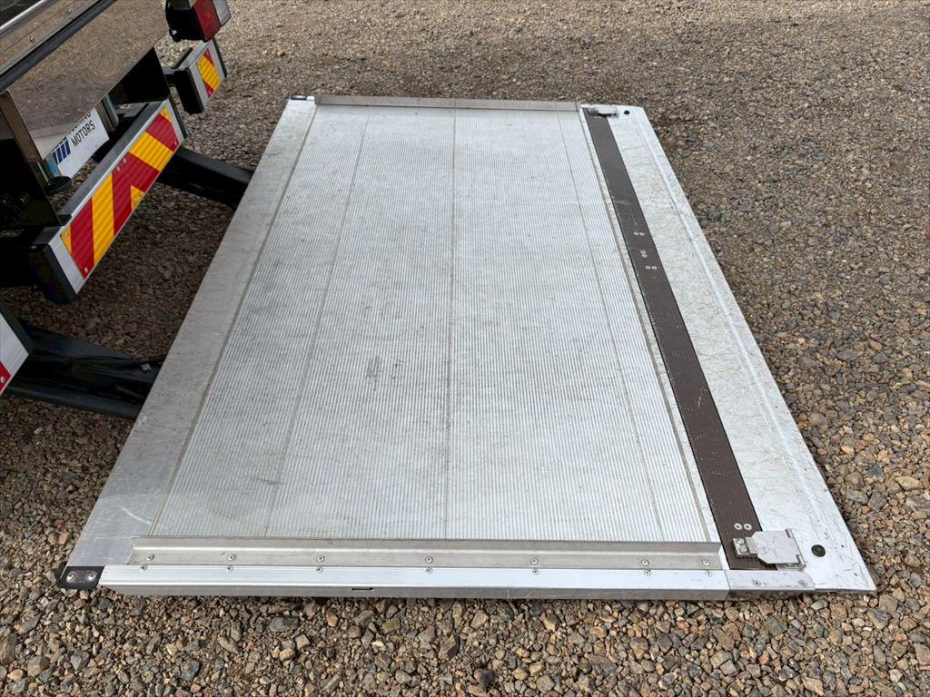 いすゞ フォワード 2RG-FRR90T2(2WD)の写真13