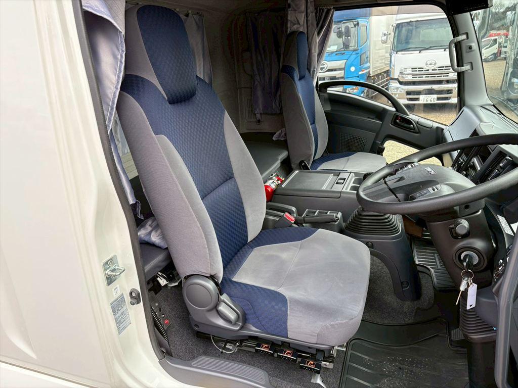 いすゞ フォワード 2RG-FRR90T2(2WD)の写真21