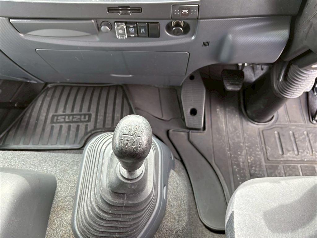 いすゞ フォワード 2RG-FRR90T2(2WD)の写真23