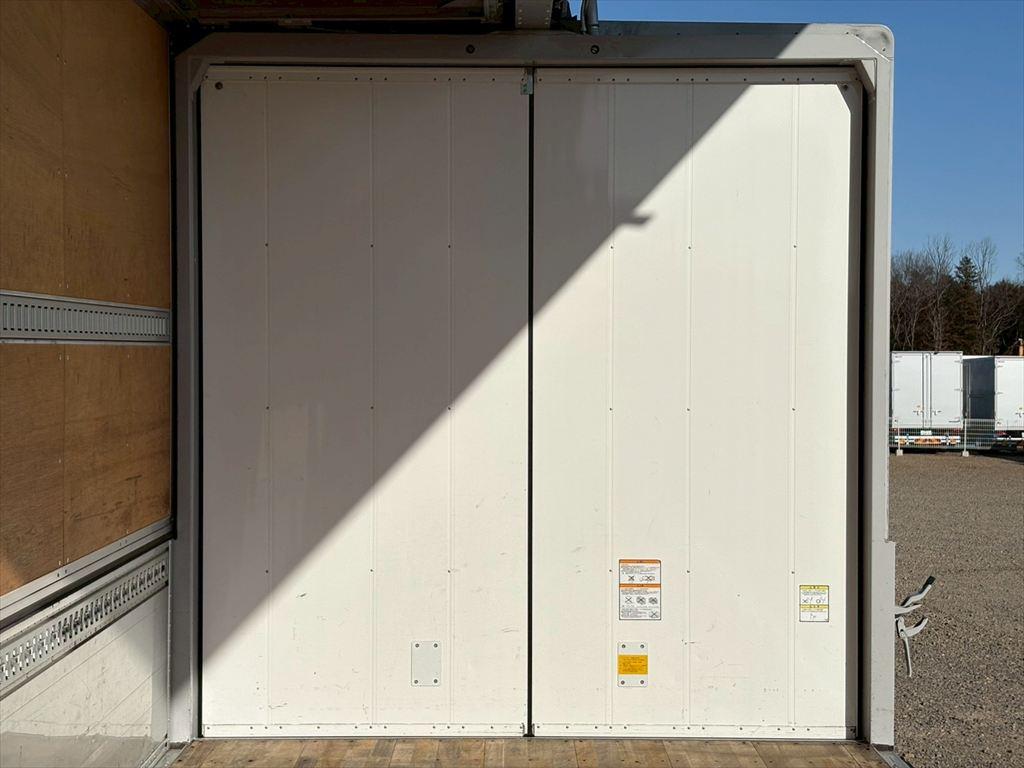 いすゞ フォワード 2RG-FRR90T2(2WD)の写真13