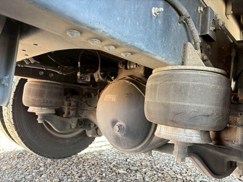 いすゞ フォワード 2RG-FRR90T2(2WD)の写真17