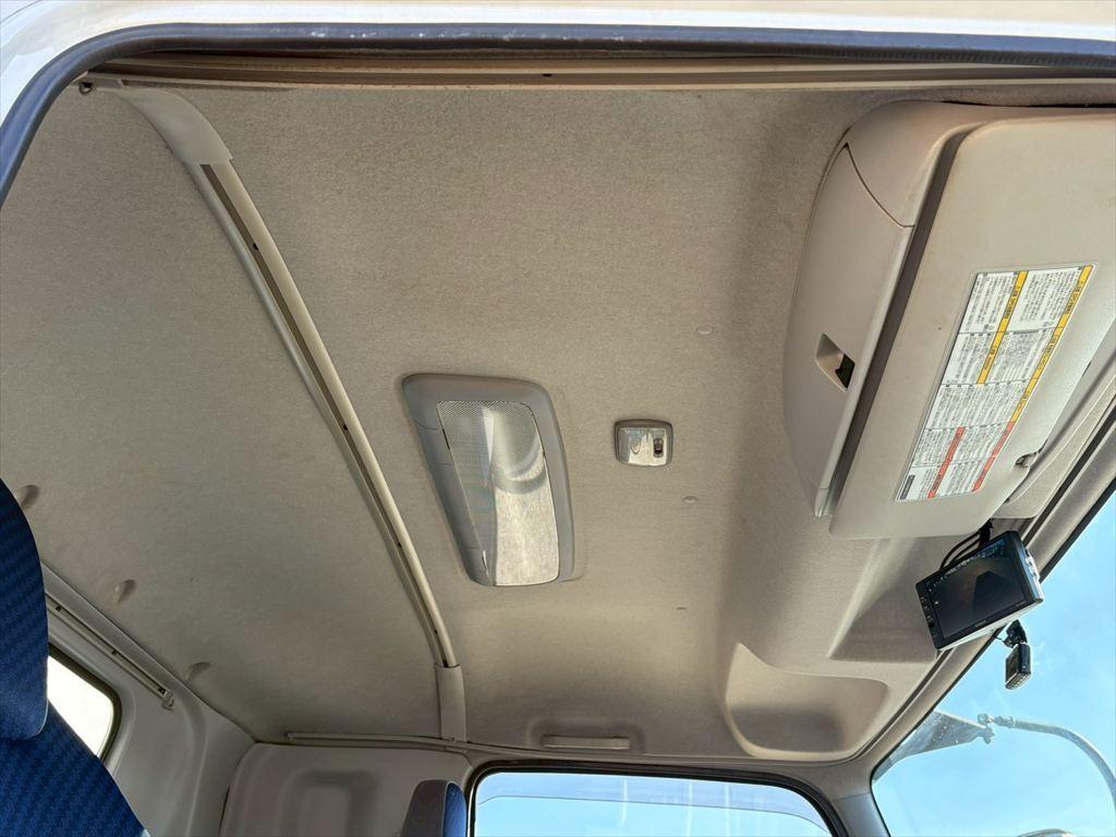 いすゞ フォワード 2RG-FRR90T2(2WD)の写真24