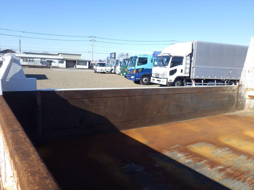 いすゞ エルフ TPG-NKR85AN(2WD)の写真9