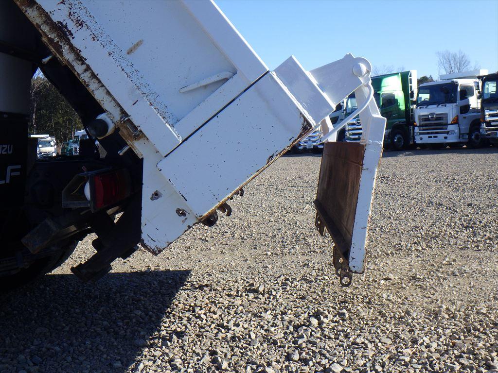 いすゞ エルフ TPG-NKR85AN(2WD)の写真13