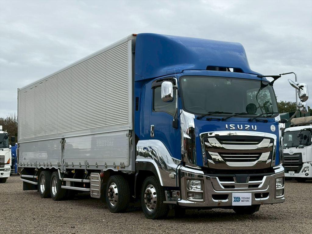 いすゞ ギガ QPG-CYJ77B(8x4)の写真2