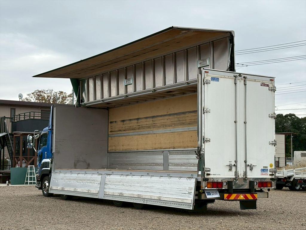 いすゞ ギガ QPG-CYJ77B(8x4)の写真12