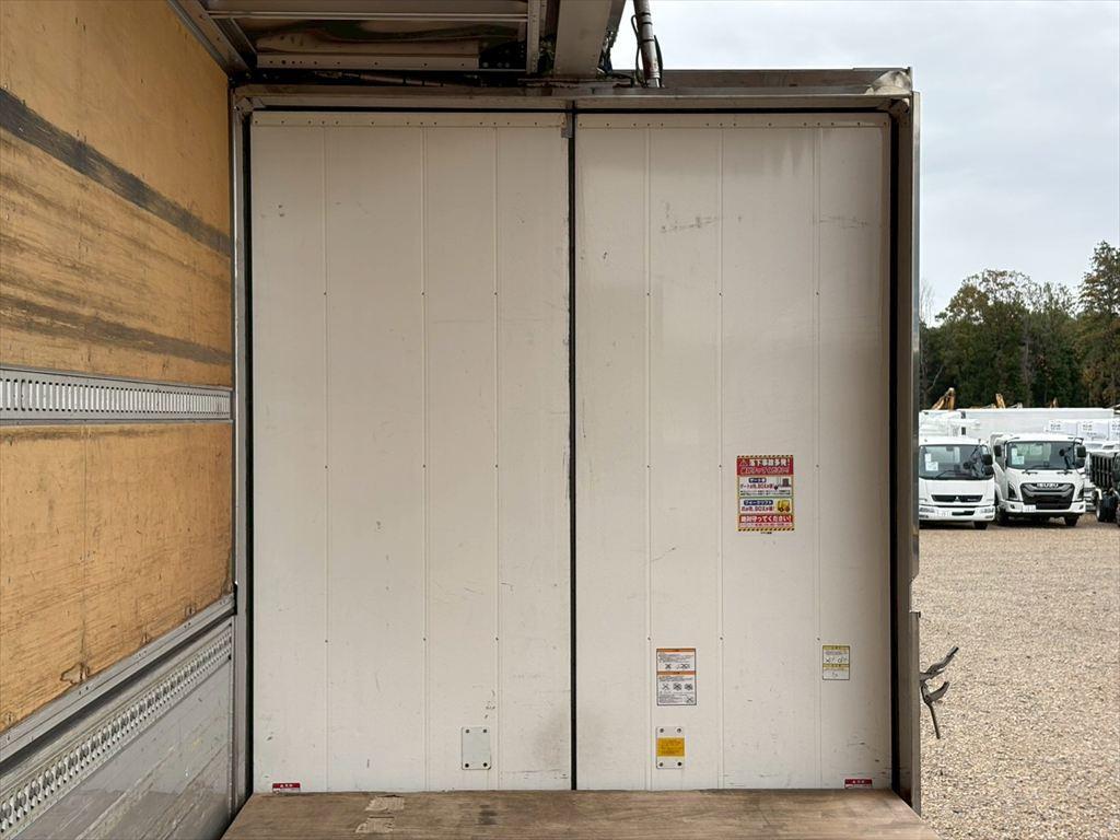 いすゞ ギガ QPG-CYJ77B(8x4)の写真13