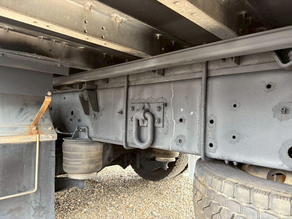 いすゞ ギガ QPG-CYJ77B(8x4)の写真16