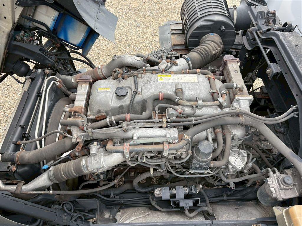 いすゞ ギガ QPG-CYJ77B(8x4)の写真18