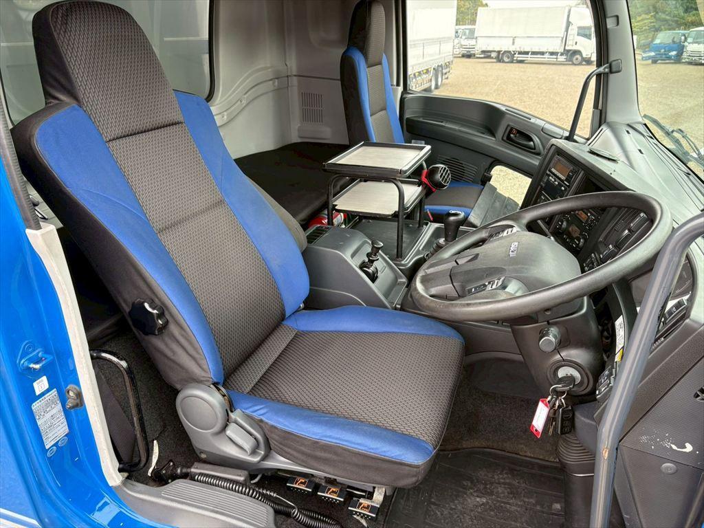 いすゞ ギガ QPG-CYJ77B(8x4)の写真21