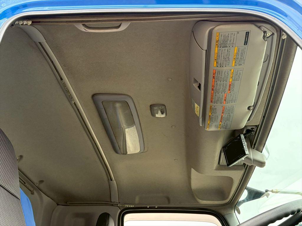 いすゞ ギガ QPG-CYJ77B(8x4)の写真24