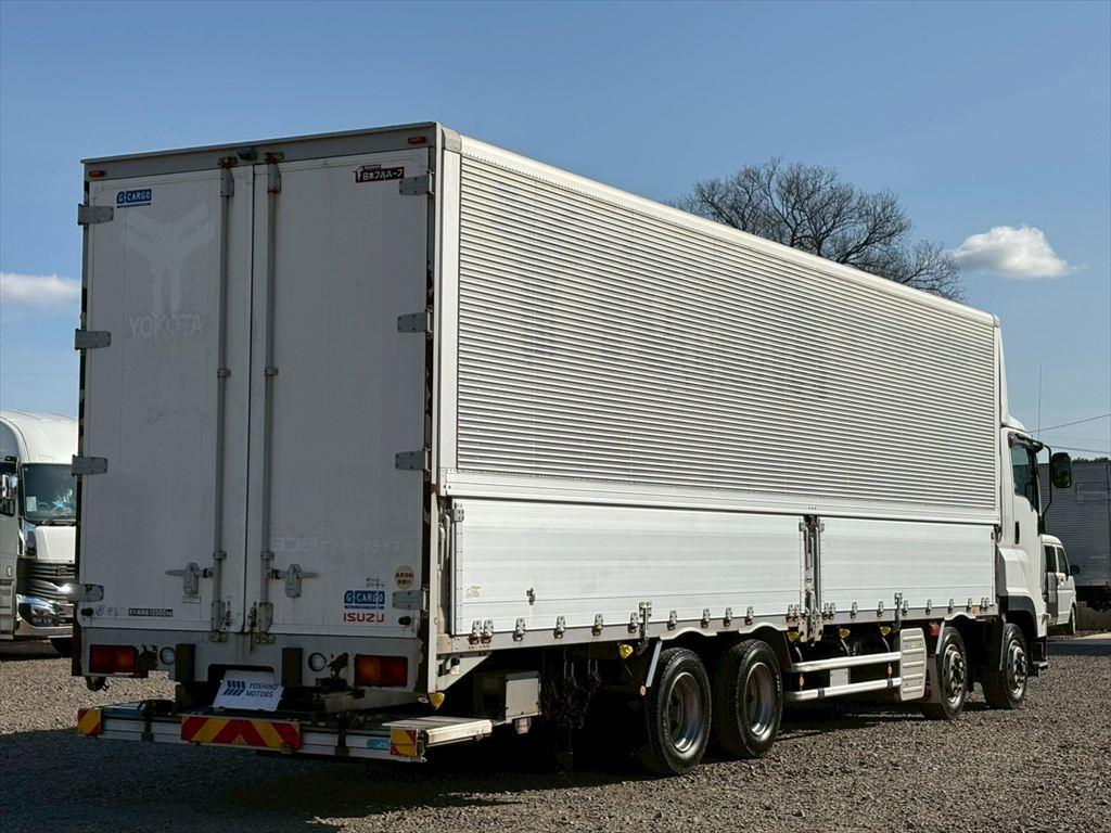 いすゞ ギガ QKG-CYJ77B(8x4)の写真4