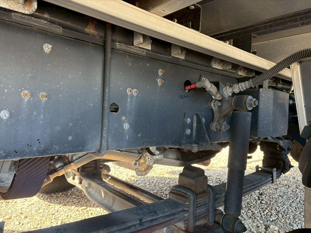 いすゞ ギガ QKG-CYJ77B(8x4)の写真14