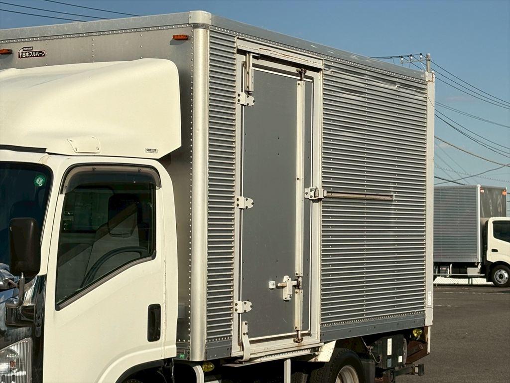 いすゞ エルフ BDG-NMR85N(2WD)の写真6