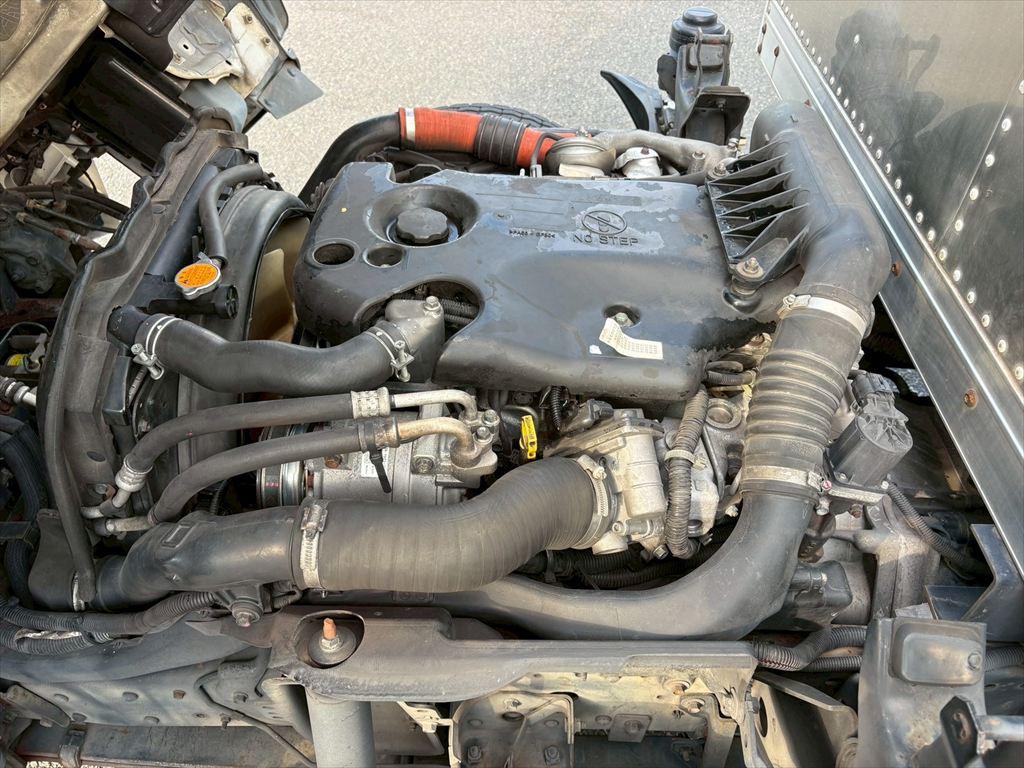 いすゞ エルフ BDG-NMR85N(2WD)の写真18