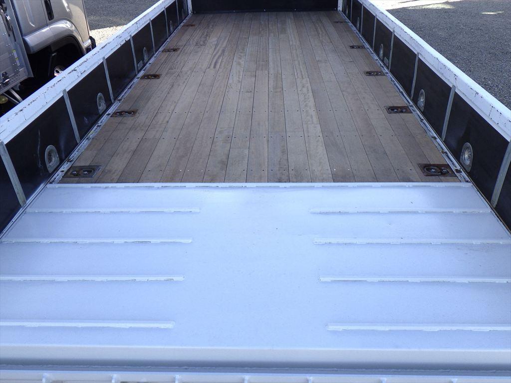 いすゞ フォワード TKG-FRR90S2(2WD)の写真8