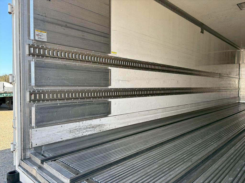 いすゞ ギガ QKG-CYJ77A(8x4)の写真9