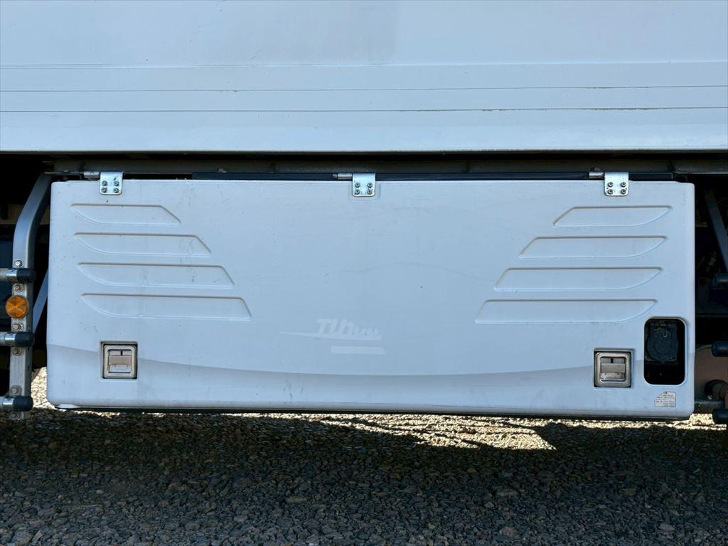 いすゞ ギガ QKG-CYJ77A(8x4)の写真14