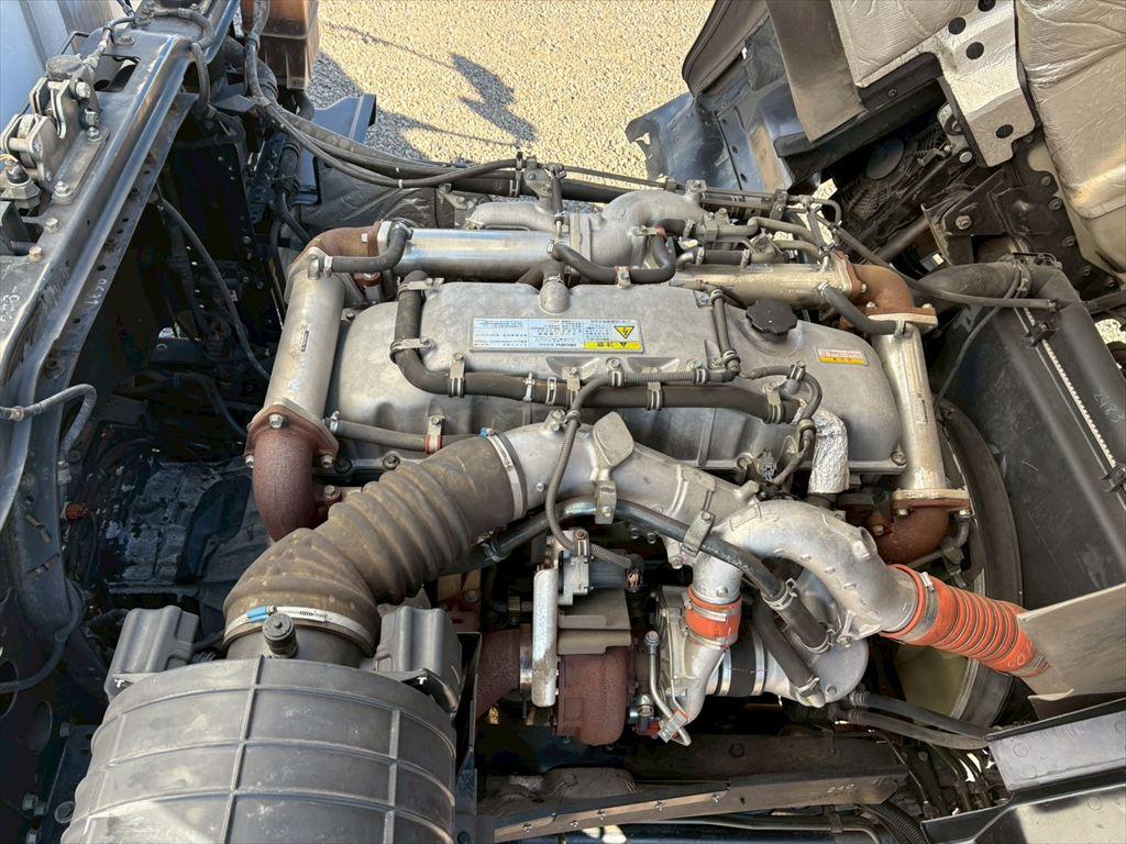 いすゞ ギガ QKG-CYJ77A(8x4)の写真19