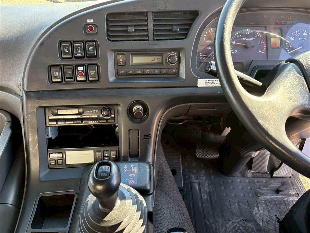 いすゞ ギガ QKG-CYJ77A(8x4)の写真22