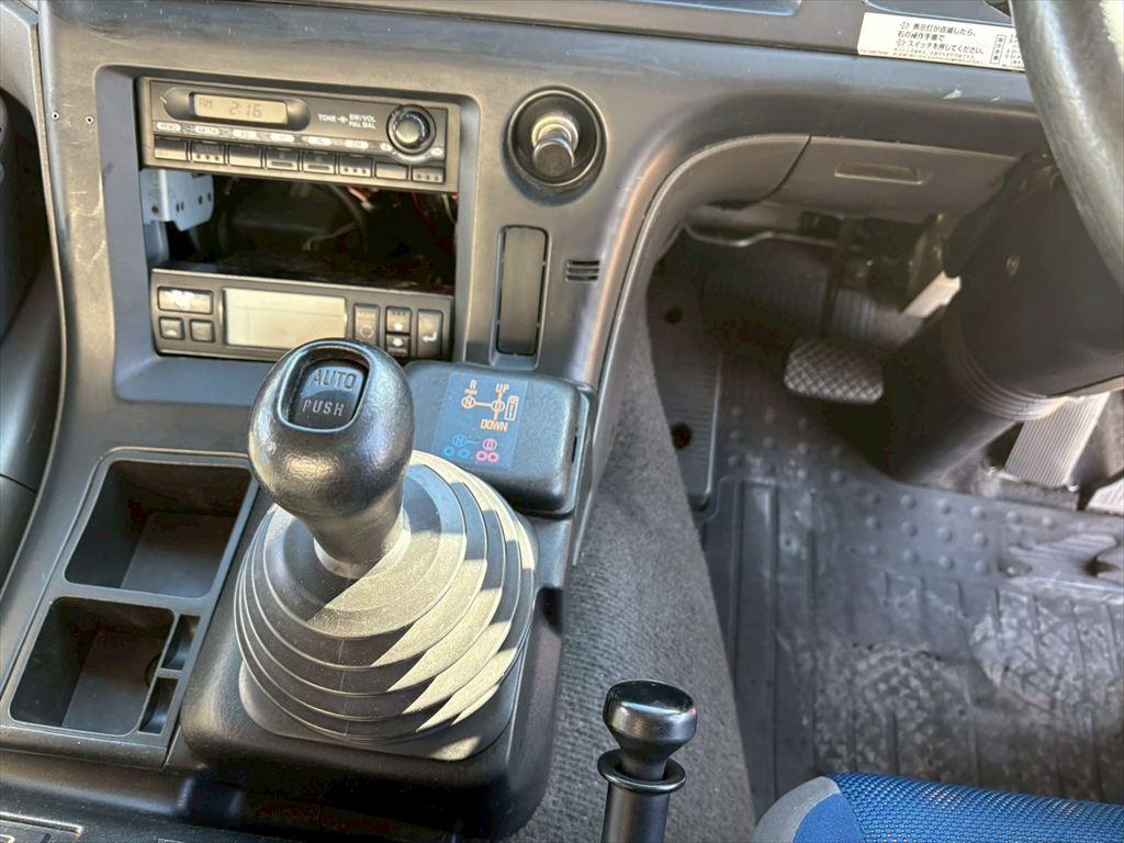 いすゞ ギガ QKG-CYJ77A(8x4)の写真23