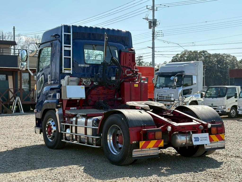 いすゞ ギガ 2PG-EXD52CD(2WD)の写真3