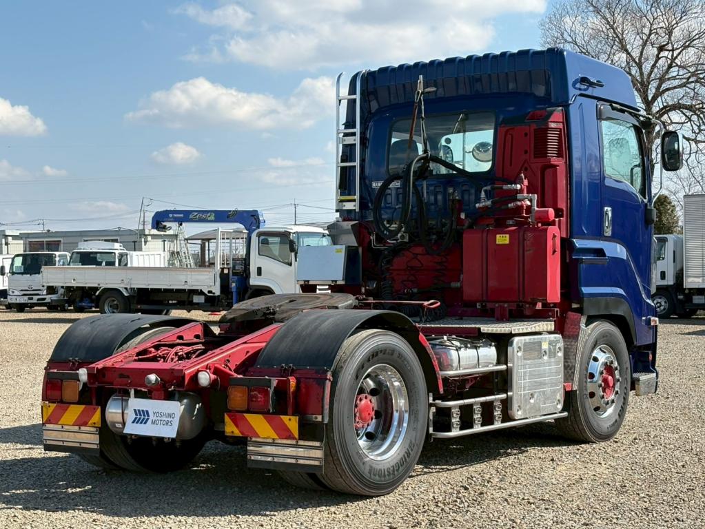 いすゞ ギガ 2PG-EXD52CD(2WD)の写真4