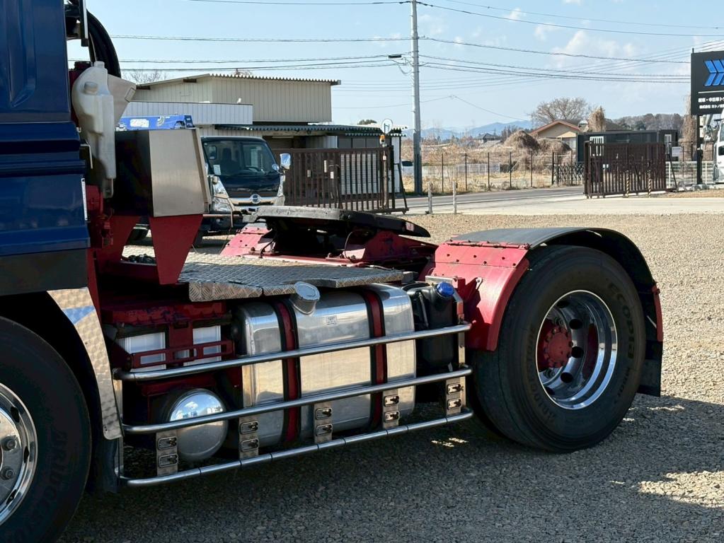 いすゞ ギガ 2PG-EXD52CD(2WD)の写真6