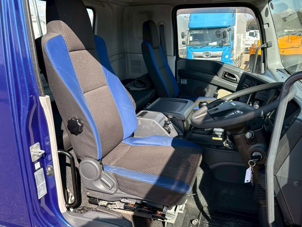 いすゞ ギガ 2PG-EXD52CD(2WD)の写真21