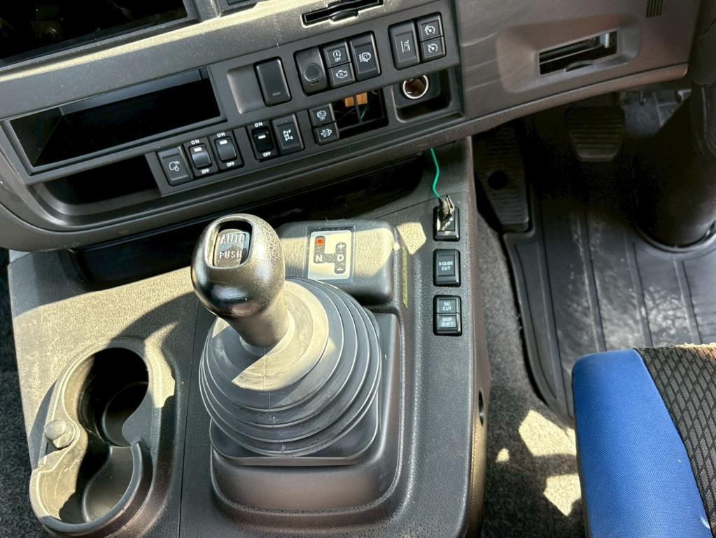 いすゞ ギガ 2PG-EXD52CD(2WD)の写真23