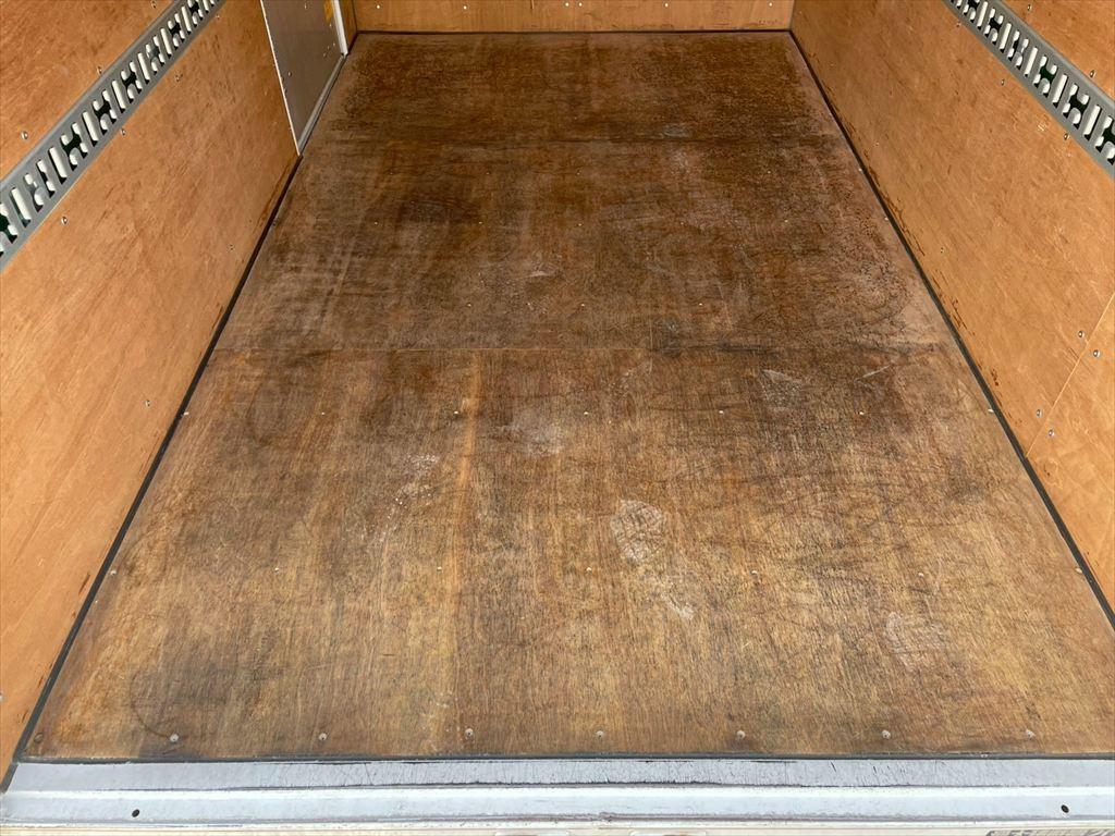 三菱 キャンター 2RG-FBA20(2WD)の写真8