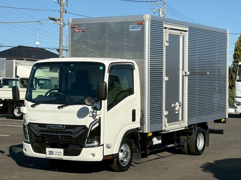 いすゞ エルフ 2TG-NLR88AM(2WD)の写真1