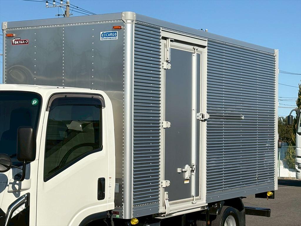 いすゞ エルフ 2TG-NLR88AM(2WD)の写真6