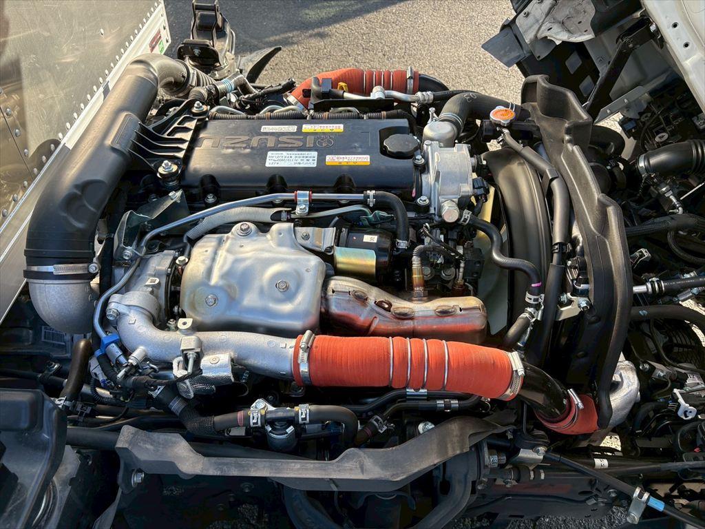 いすゞ エルフ 2TG-NLR88AM(2WD)の写真19