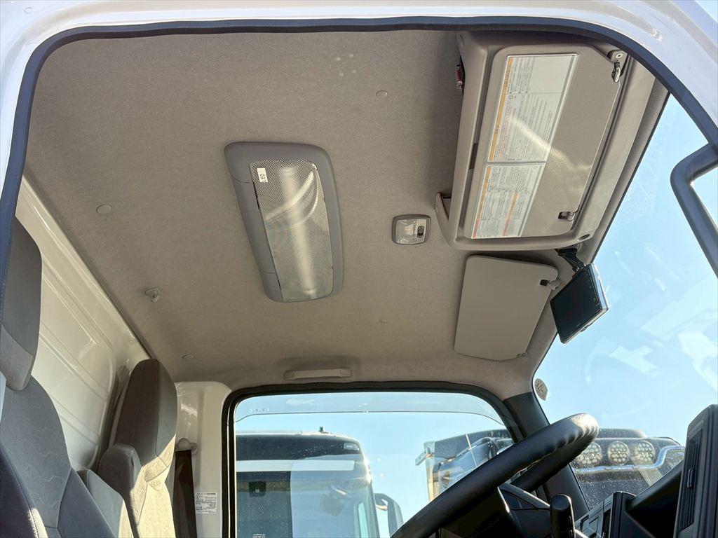 いすゞ エルフ 2TG-NLR88AM(2WD)の写真24