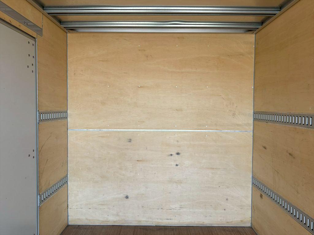 いすゞ エルフ TRG-NPR85AN(2WD)の写真7