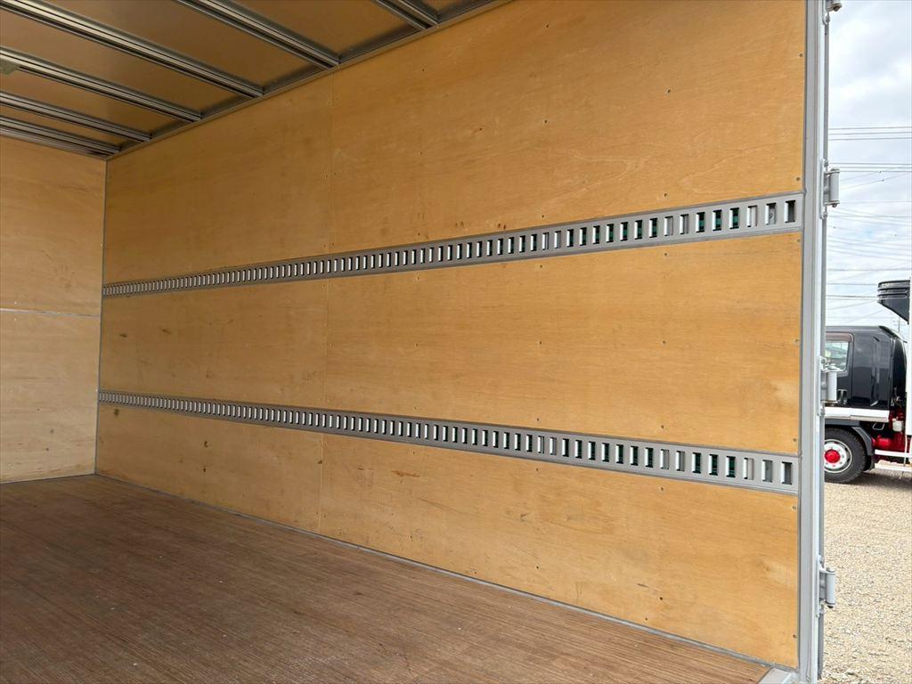 いすゞ エルフ TRG-NPR85AN(2WD)の写真10