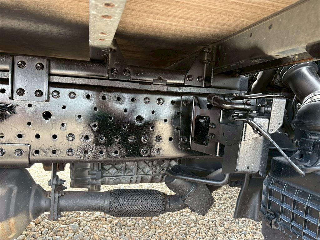 いすゞ エルフ TRG-NPR85AN(2WD)の写真17