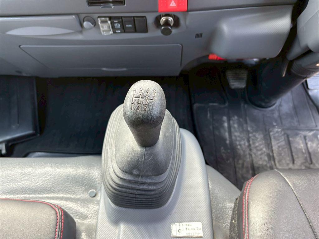 いすゞ エルフ TRG-NPR85AN(2WD)の写真23