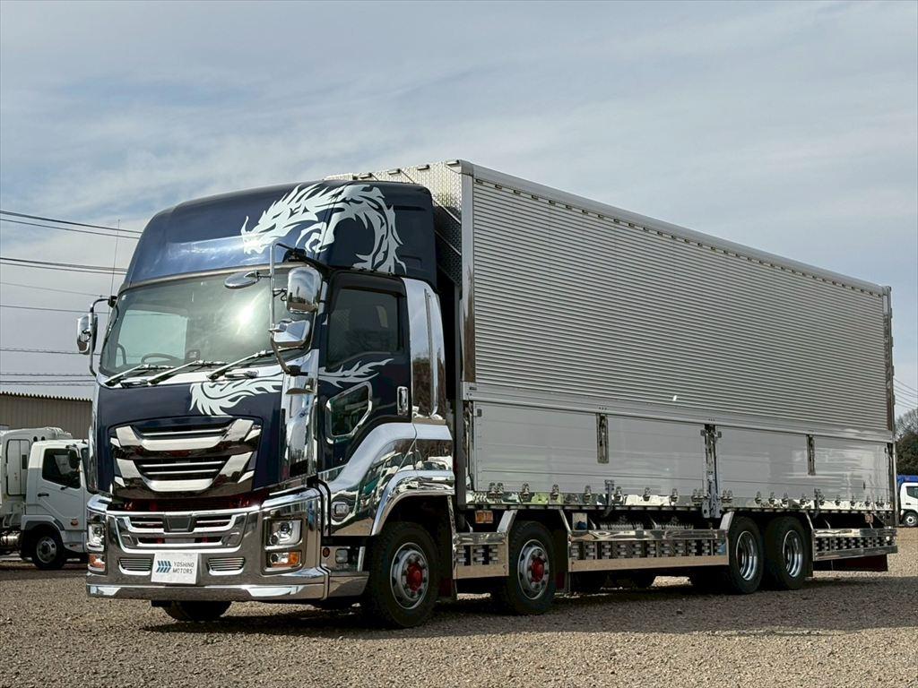 いすゞ ギガ 2PG-CYJ77C(8x4)の写真1